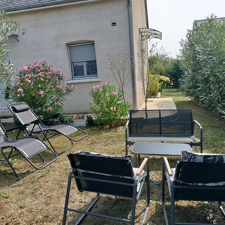 Un Studio Avec Une Entree Independante Thilouze 외부 사진